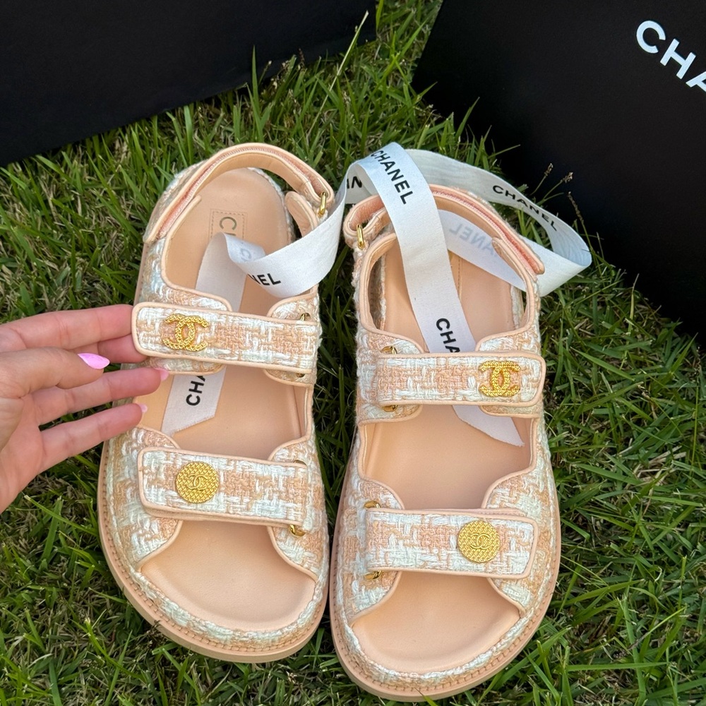 CHANEL Cream & Peach/Pink Dad Tweed Sandals with Gold Embellishments Hardware - Picture 2 of 9
